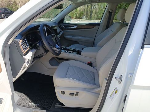 New 2026 Volkswagen Atlas SE FWD image 9