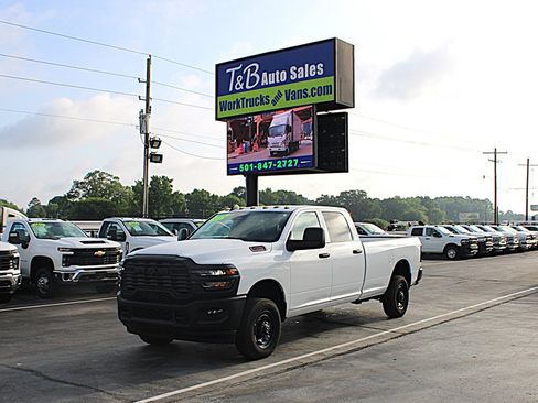 Used 2026 RAM 2500 Tradesman AWD/4WD image 3