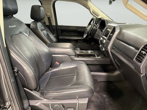 Used 2018 Ford Expedition Max Platinum RWD image 13
