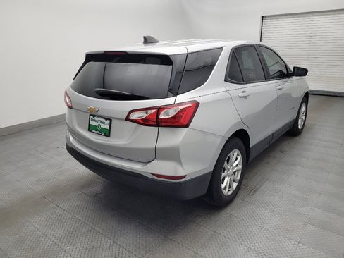 Used 2021 Chevrolet Equinox LS w/ LS Convenience Package FWD image 9