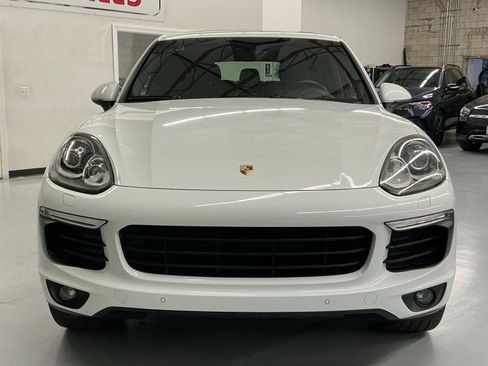 Used 2018 Porsche Cayenne Platinum Edition image 2