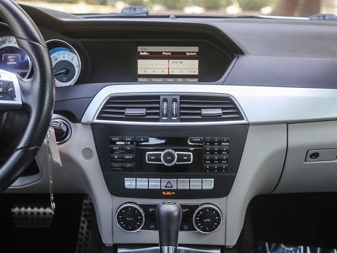 Used 2013 Mercedes-Benz C 250 Sedan image 11