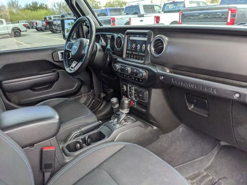 Used 2022 Jeep Wrangler Unlimited Rubicon 4xe w/ Steel Bumper Group image 16