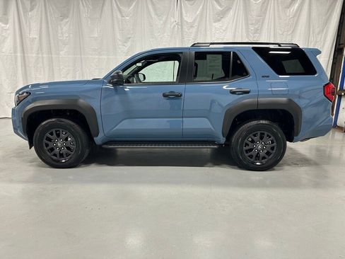 Used 2025 Toyota 4Runner SR5 image 4