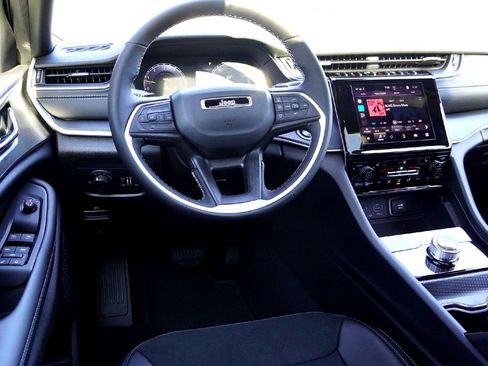 New 2025 Jeep Grand Cherokee L Altitude image 25