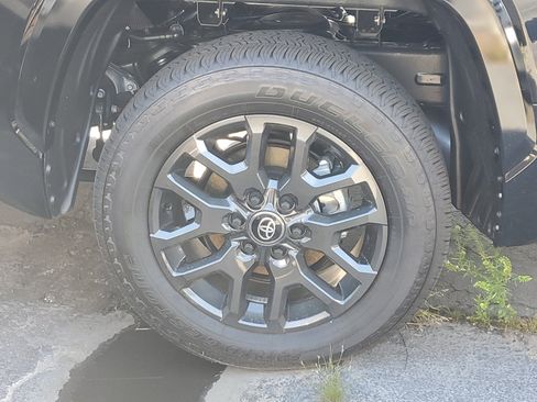 Used 2025 Toyota Tundra Platinum AWD/4WD image 6
