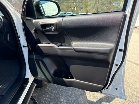 Used 2023 Toyota Tacoma TRD Off-Road w/ Technology Package image 29