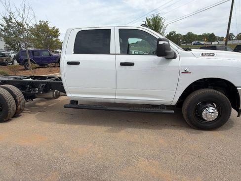 New 2026 RAM 3500 Tradesman w/ Chrome Appearance Group A AWD/4WD image 7