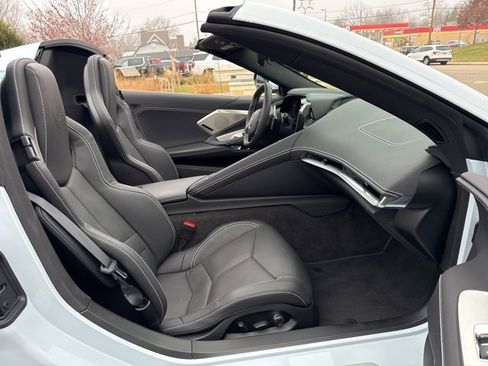 Used 2024 Chevrolet Corvette Stingray Preferred Conv w/ Chrome Exterior Badge Package image 9