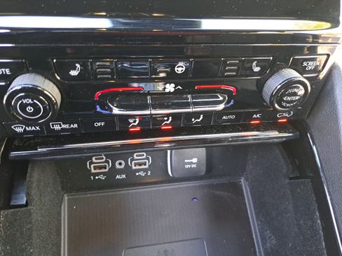 Used 2022 Jeep Grand Cherokee Altitude image 22