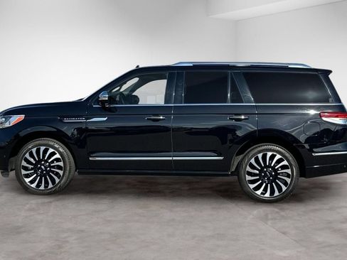 Used 2023 Lincoln Navigator Black Label AWD/4WD image 2