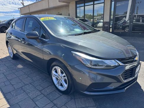 Used 2017 Chevrolet Cruze LT FWD image 8