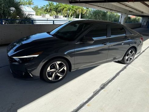 Used 2023 Hyundai Elantra Limited FWD image 1