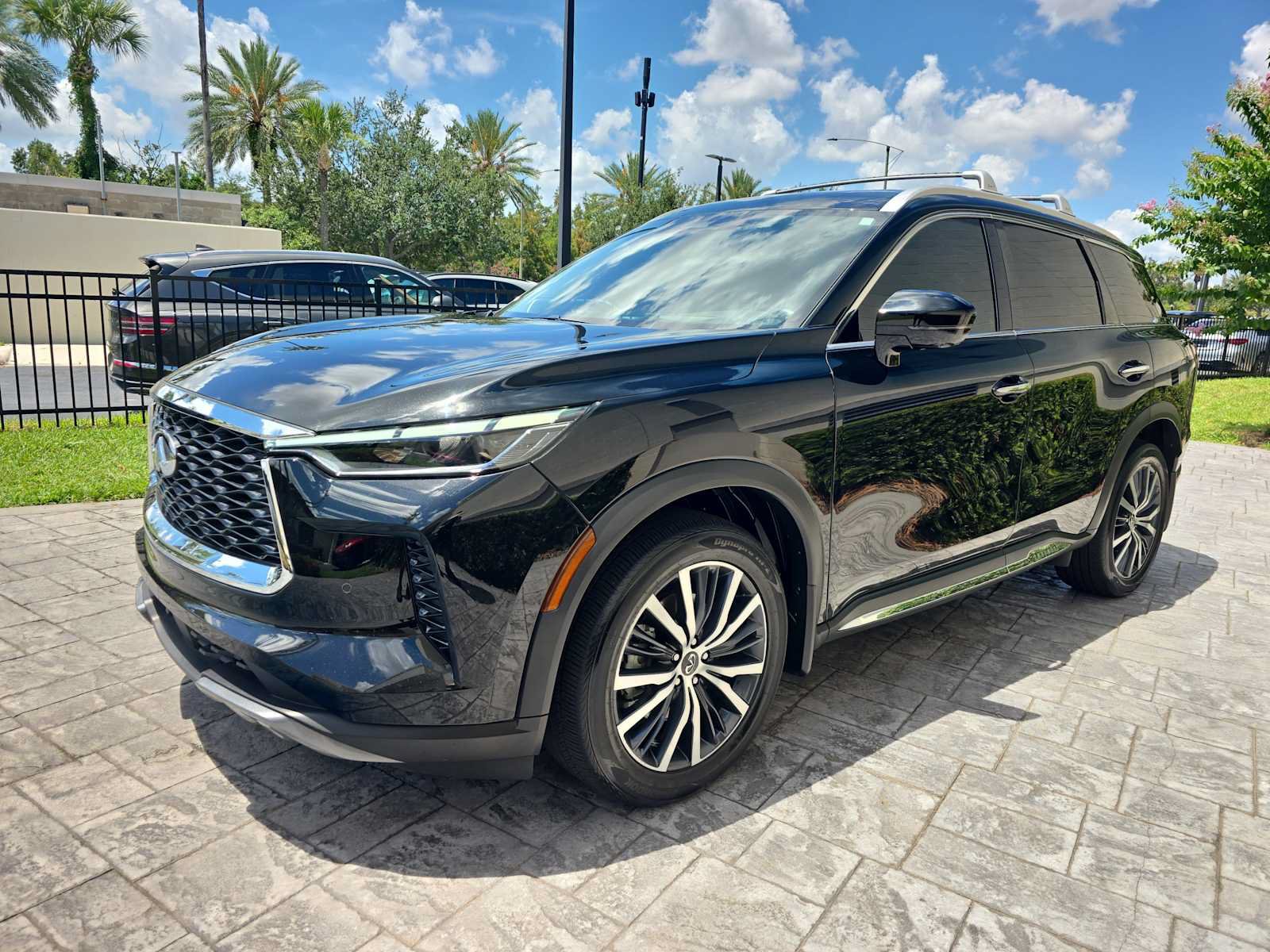 Certified 2025 INFINITI QX60 Sensory w/ Vision Package AWD/4WD image 8