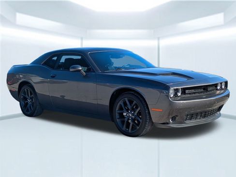 Used 2023 Dodge Challenger SXT w/ Blacktop Package image 8