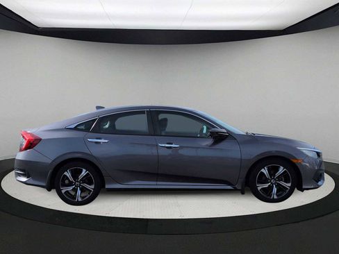 Used 2017 Honda Civic Touring image 9