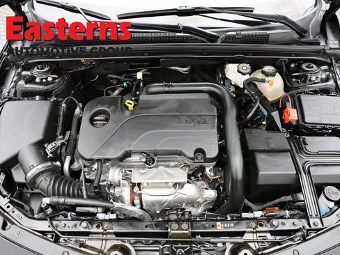 Used 2025 Chevrolet Malibu LT FWD image 7