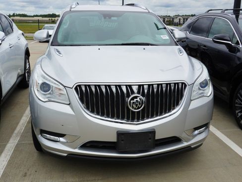 Used 2017 Buick Enclave Leather FWD image 2