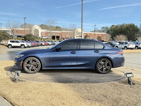Used 2022 BMW 330i Sedan w/ Premium Package image 4