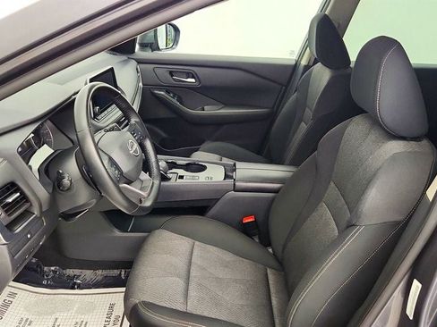 Used 2025 Nissan Rogue SV FWD image 18