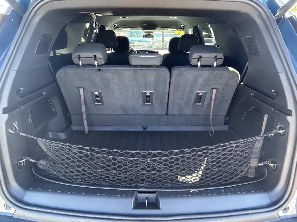 Used 2024 Chevrolet Traverse LT w/ Trailering Package FWD image 11