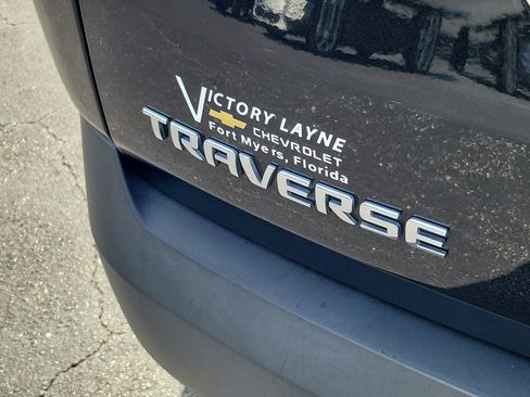 Used 2023 Chevrolet Traverse LT FWD image 6