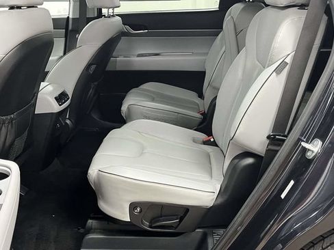 Used 2024 Hyundai Palisade SEL FWD image 19