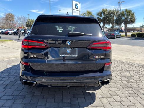 Used 2022 BMW X5 M50i image 10