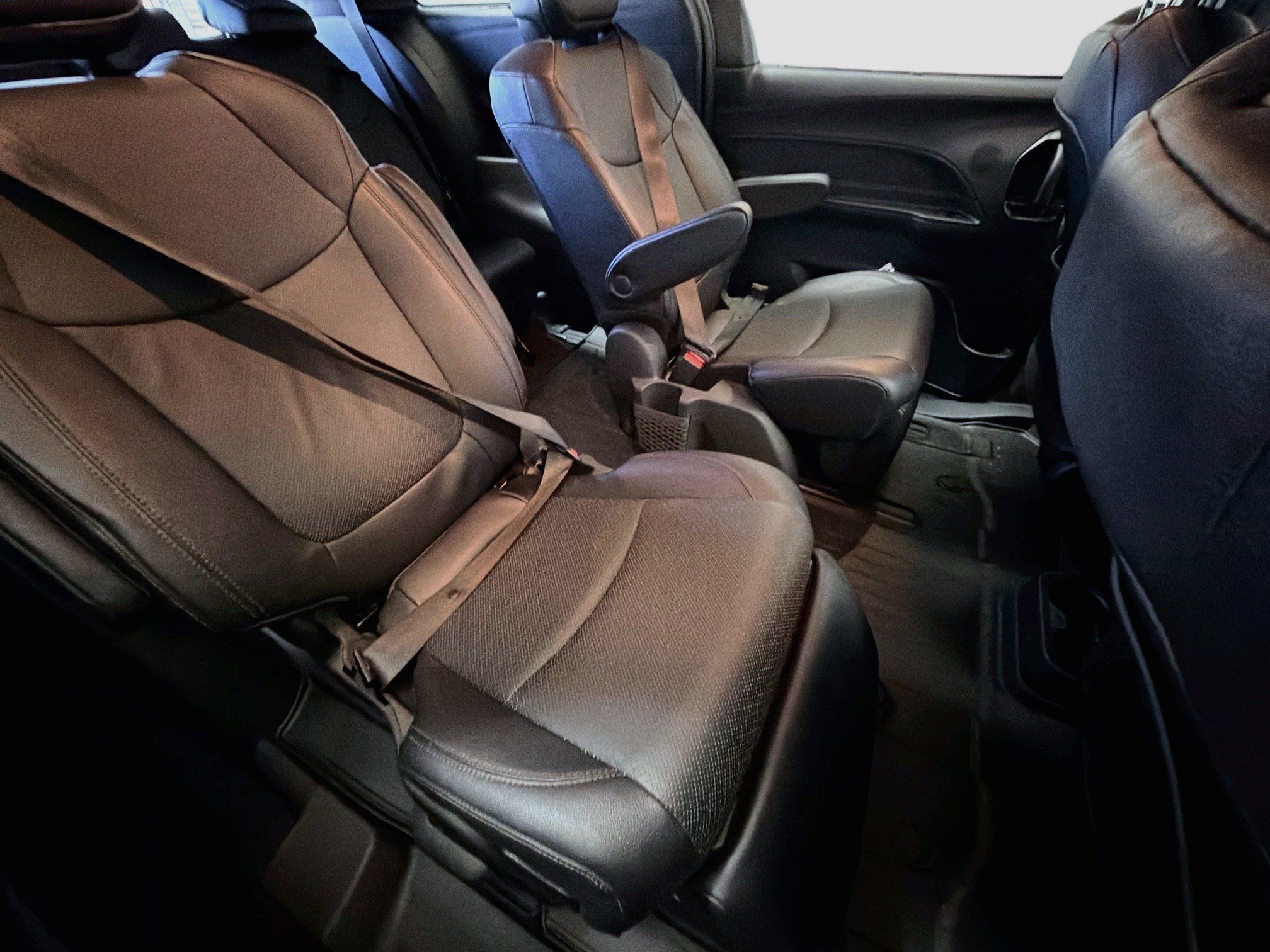 Used 2025 Toyota Sienna Limited FWD image 14