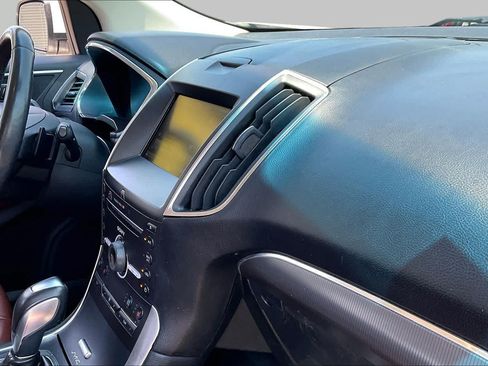 Used 2015 Ford Edge Titanium w/ Equipment Group 302A FWD image 19