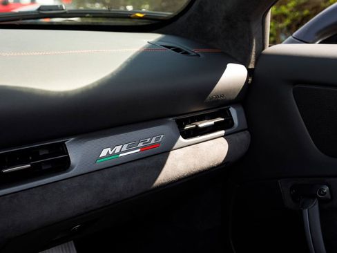 Used 2023 Maserati MC20 Spyder image 26