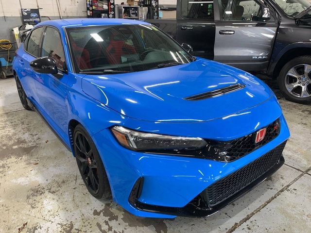 Used 2023 Honda Civic Type R image 5