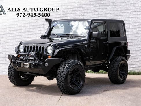 Used 2011 Jeep Wrangler Rubicon w/ PWR Convenience Group AWD/4WD image 1
