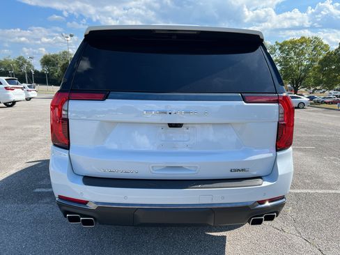 Used 2026 GMC Yukon Denali Ultimate AWD/4WD image 4