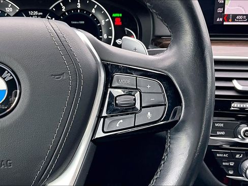 Used 2019 BMW 530i xDrive image 25