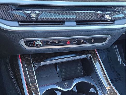 Used 2023 BMW X7 xDrive40i image 29