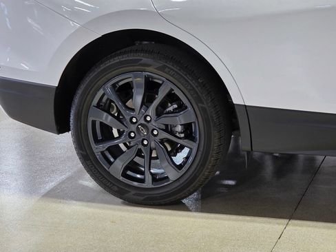 Used 2024 Chevrolet Equinox RS w/ RS Leather Package FWD image 9