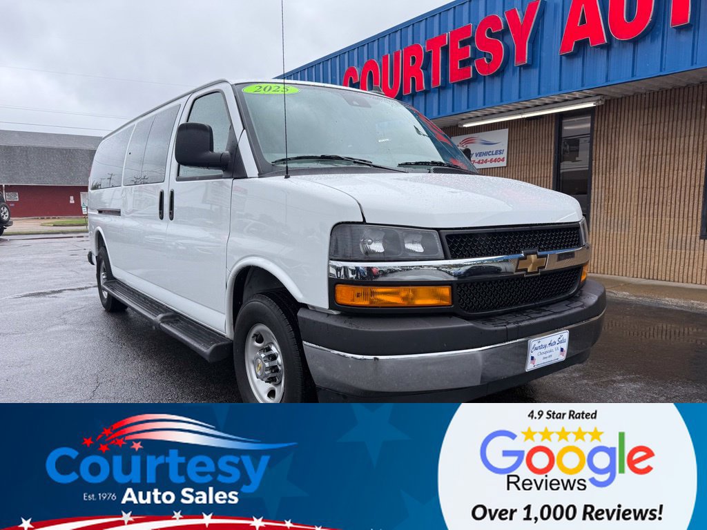 Used 2025 Chevrolet Express 3500 LT w/ LT Preferred Equipment Group RWD image 1