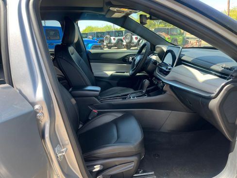 Certified 2024 Jeep Compass Limited w/ Sun and Sound Group AWD/4WD image 19
