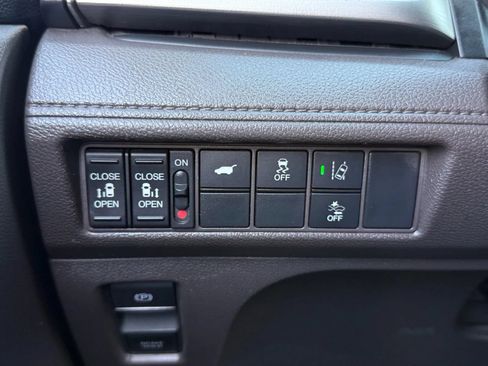 Used 2018 Honda Odyssey EX-L image 39