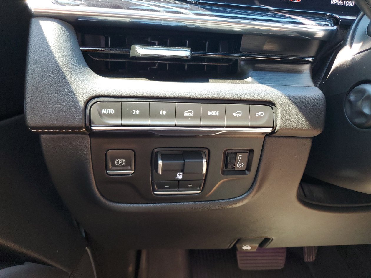 Used 2022 Cadillac Escalade Sport w/ Touring Package AWD/4WD image 29