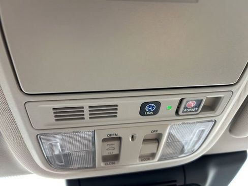 Used 2022 Honda Accord Touring image 18