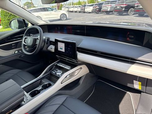 New 2025 Lincoln Nautilus Premier w/ Equipment Group 102A image 20