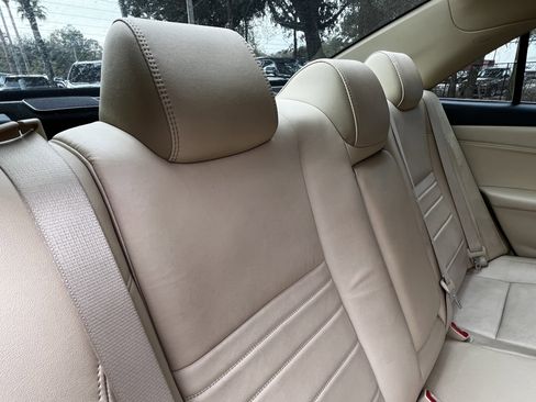 Used 2017 Toyota Camry XLE image 38