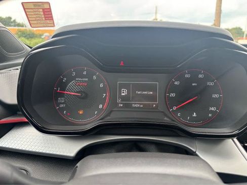 Used 2025 Chevrolet Trax RS w/ Sunroof Package FWD image 19