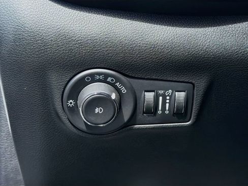 Used 2023 Jeep Compass Limited AWD/4WD image 11