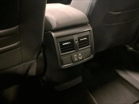 Used 2025 Subaru Forester Limited AWD/4WD image 34