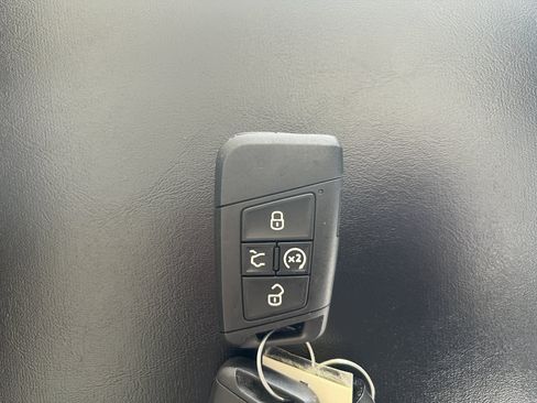 Used 2024 Volkswagen Tiguan SEL R-Line AWD/4WD image 23