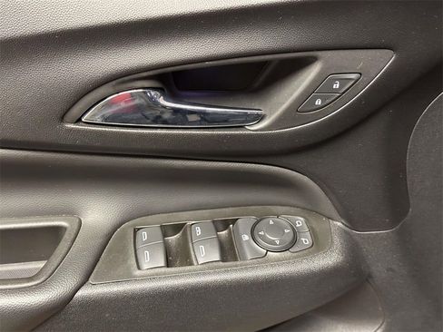 Used 2022 Chevrolet Equinox LT image 11