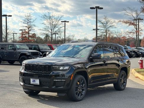 New 2025 Jeep Grand Cherokee L Limited image 3
